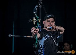 Paul Tedford at full draw